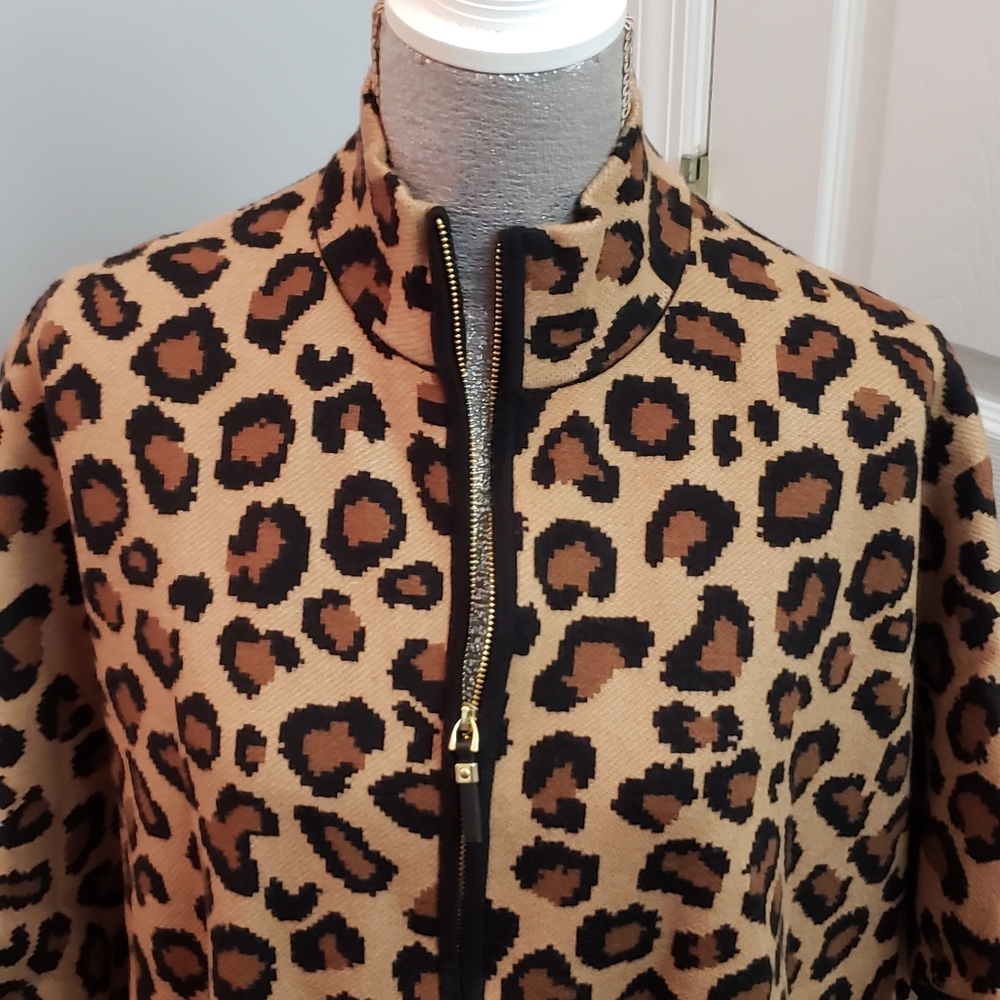 💥Tahari Leopard Print Poncho Sweater - Picture 2 of 4